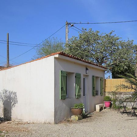 Le Gite Vert Saint-Germain-de-Lusignan Buitenkant foto